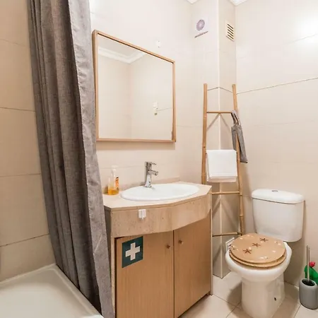 Lovelystay - Cozy In With Balcony *