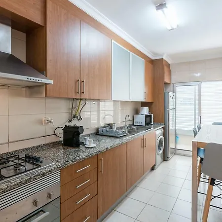 Lovelystay - Cozy In With Balcony Appartement Portimão