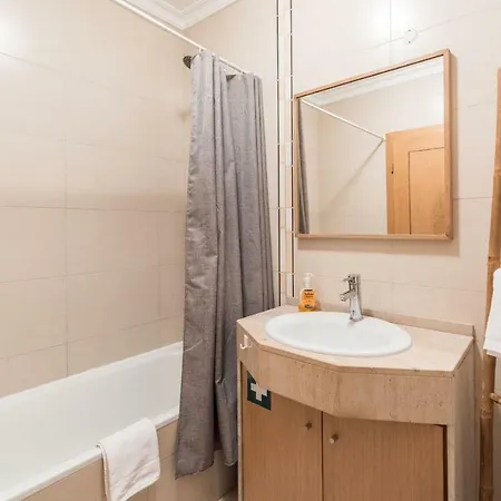 Lovelystay - Cozy In With Balcony Apartmán *
