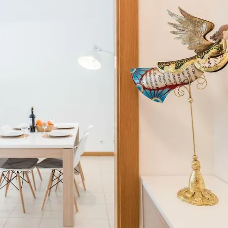 Lovelystay - Cozy In With Balcony * Portimao