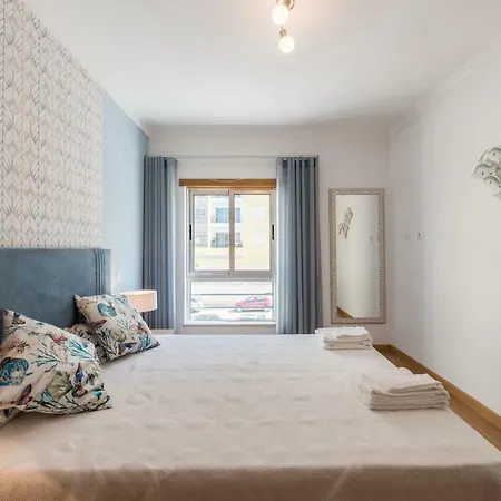 Lovelystay - Cozy In With Balcony Apartment Portimao