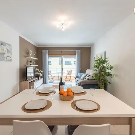 Lovelystay - Cozy In With Balcony * Portimao